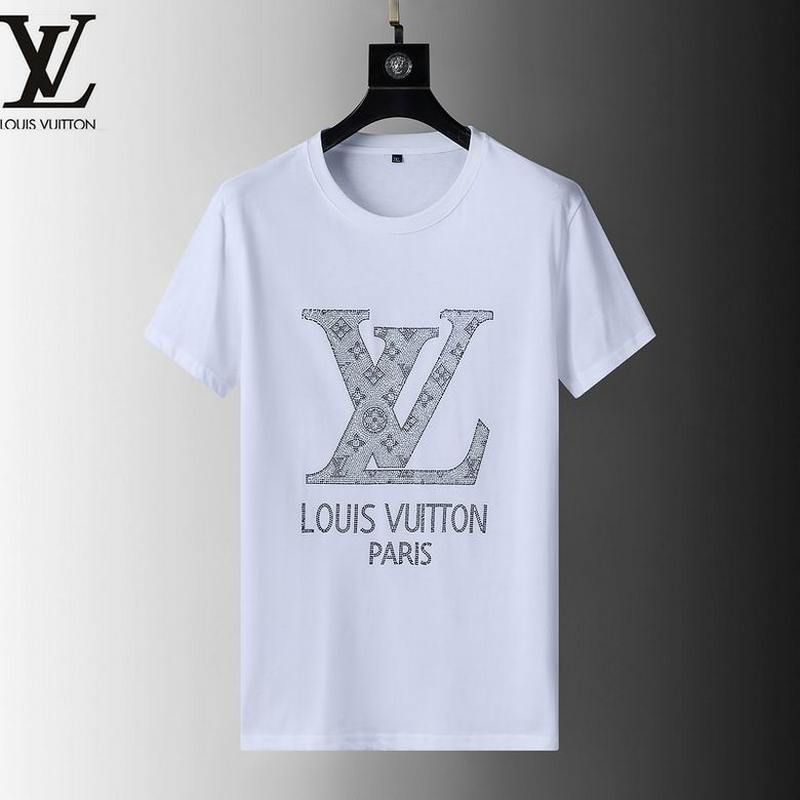 Louis Vuitton Men's T-shirts 124